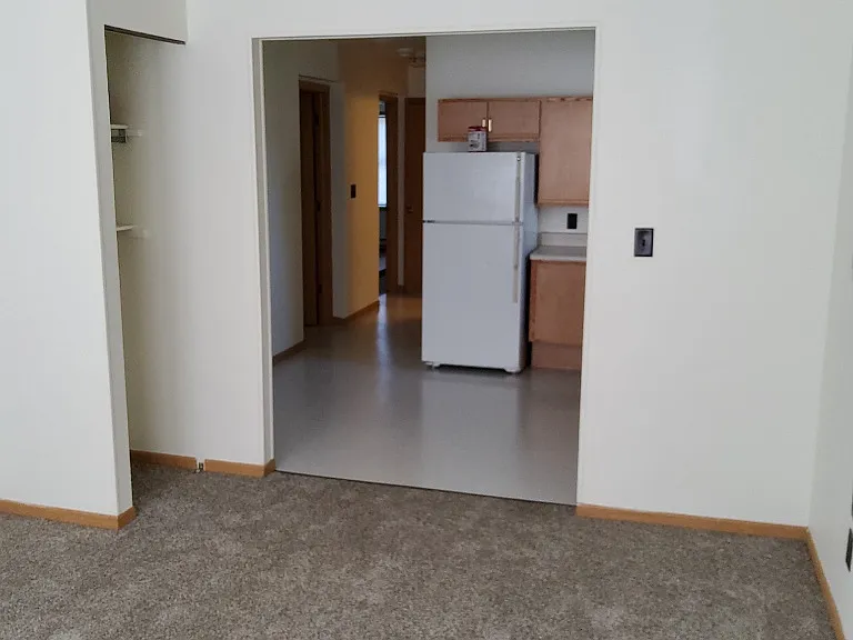 603 N Mayflower Ct — Photo 4