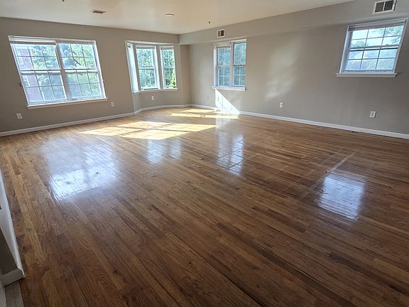 3rd image of 224 N Arlington Ave #G2