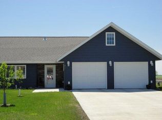 311 W Good Samaritan Dr, Warren, MN 56762