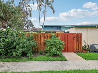 1067 Manor Dr, Palm Springs, FL 33461