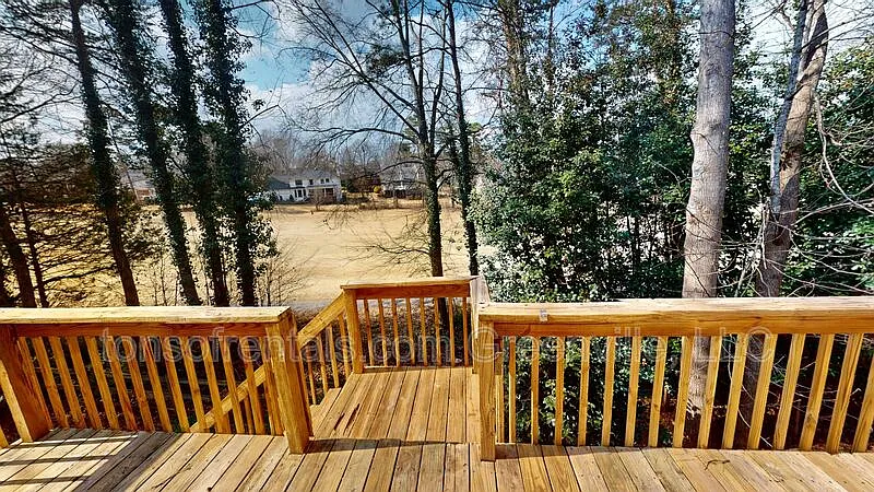 4 bed, 3.0 bath, 2499 sqft, $2,250 — Photo 3