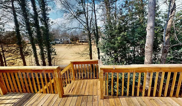 710 Stallings Rd — Photo 2