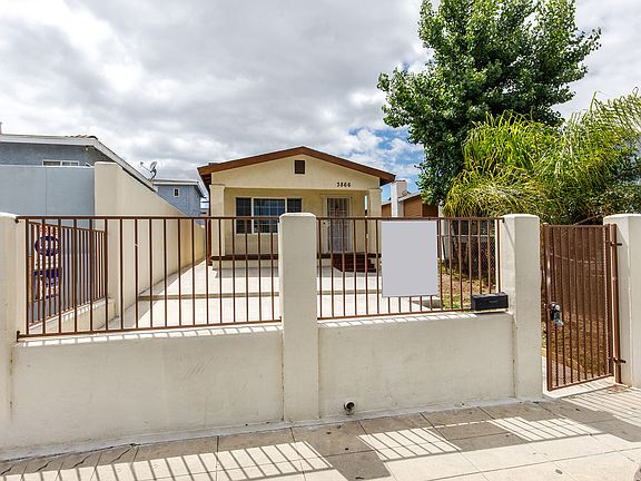 3rd image of 3866 Menlo Ave