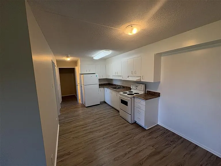 89 Stonehurst Ave — Photo 10