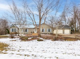 8611 Regnier Rd, Hebron, IL 60034