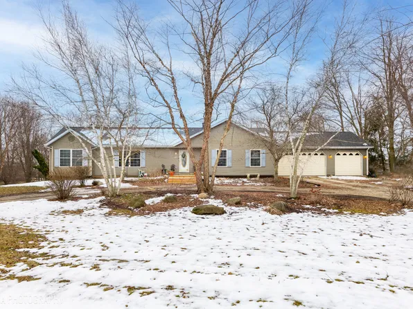 8611 Regnier Rd, Hebron, IL 60034