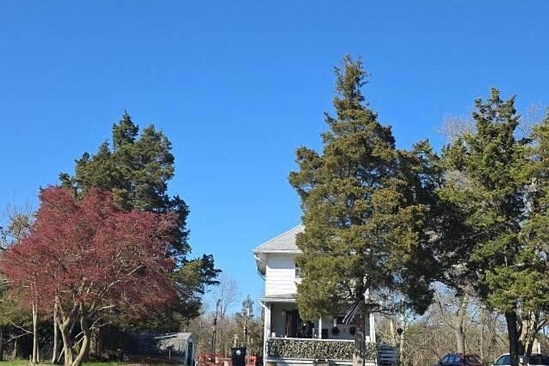 1st image of 156 Jackson Rd