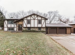 3192 Country Park Dr, Toddville, IA 52341
