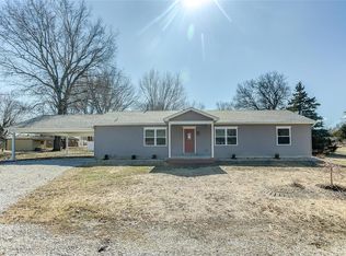 506 Fairbanks St, Staunton, IL 62088
