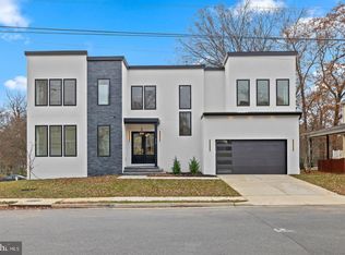 719 Meadow Ln SW, Vienna, VA 22180