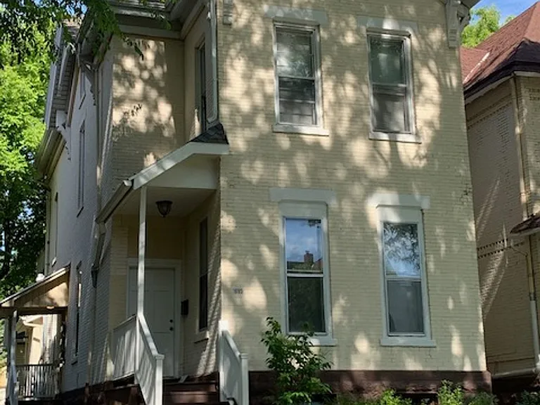 1 Bd/1ba W Heat Near Brady Half Off First Month — Photo 2