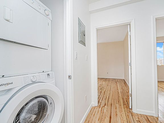 5th image of 8409 19th Ave #2C