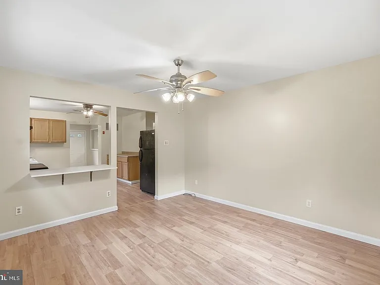 8402 Sleepy Hollow Rd — Photo 13