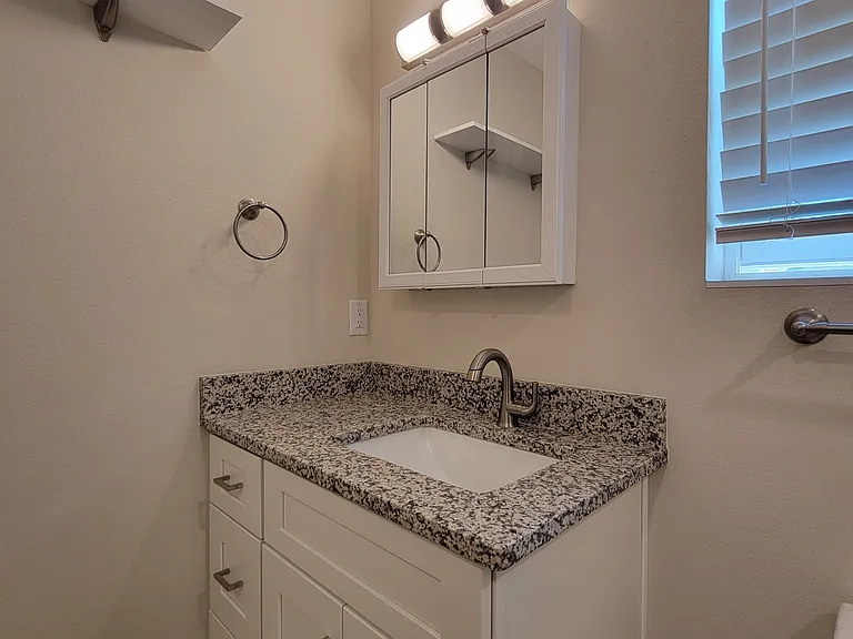 515 26th Ave N #1/2 — Photo 15