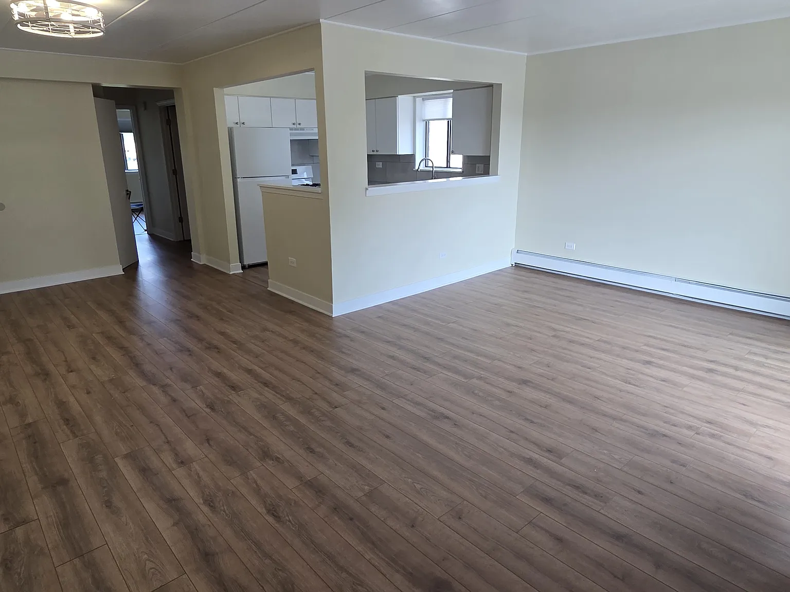 2 bed, 1100 sqft, $1,700 — Photo 3