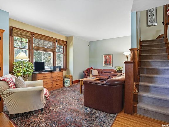 3rd image of 502 Lansdowne Ave