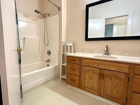5th image of 169 10th Ave #2