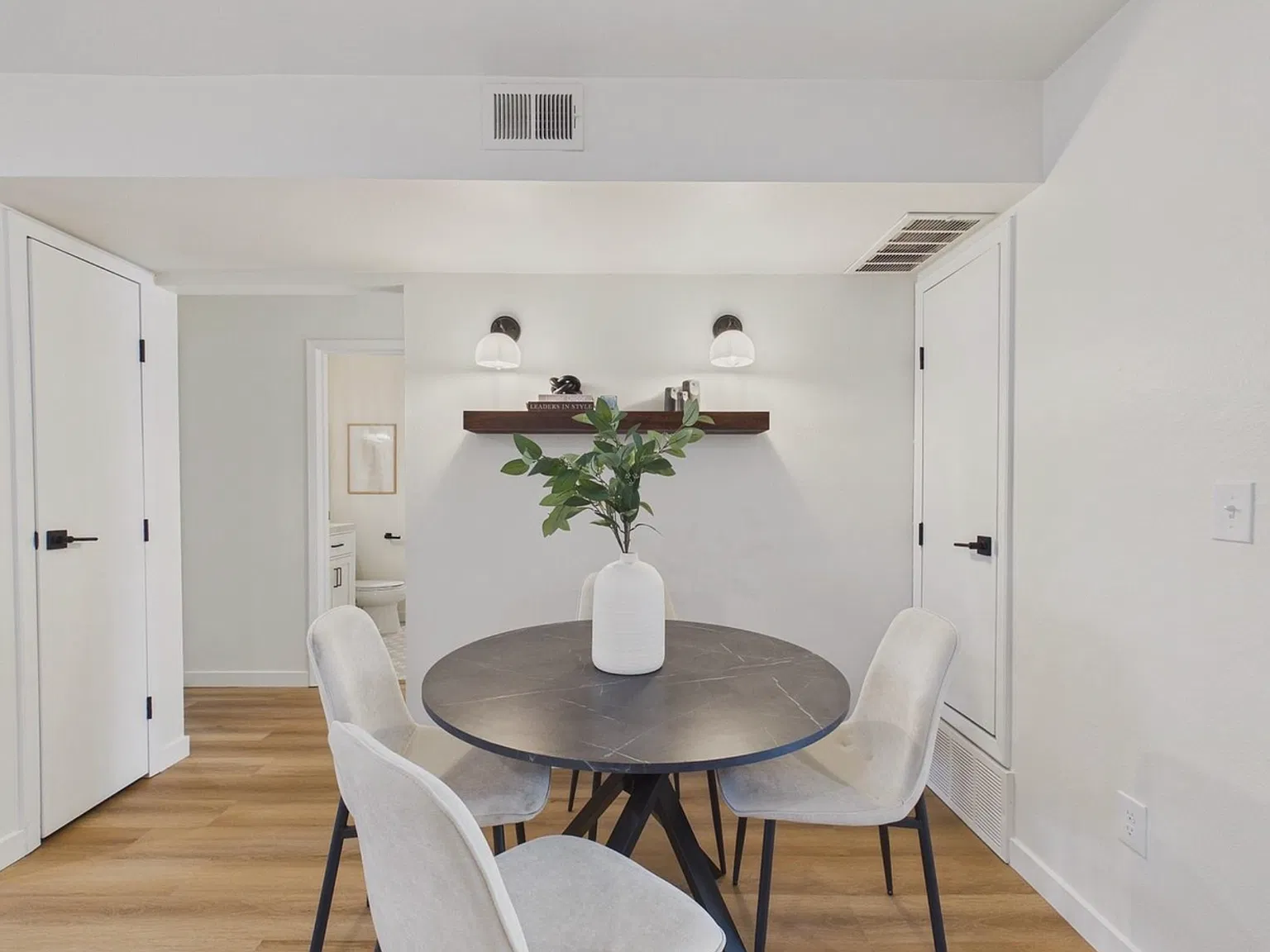 2 bed, 1.5 bath, 984 sqft, $2,100 — Photo 3