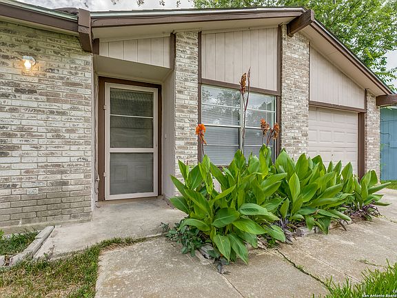 3rd image of 4214 Apple Tree Dr