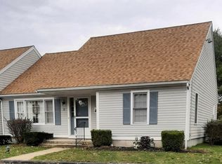 1 E Hawthorne Ct #E, Buzzards Bay, MA 02532