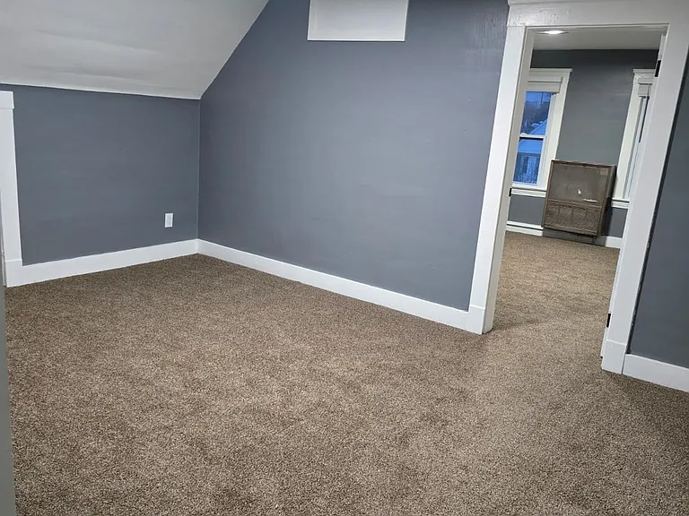 1512 E 118th St #3 — Photo 7