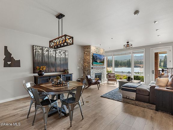 5th image of 415 W Waterside Dr APT 104