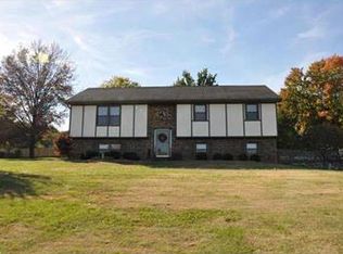 6790 Henze Rd, Evansville, IN 47720