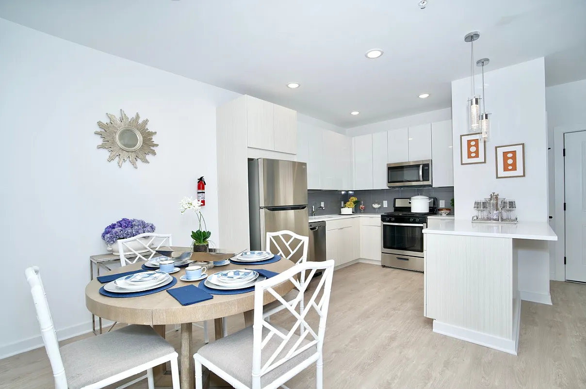 Avenel Holdings — Photo 1