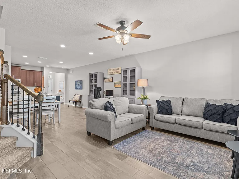 30 Bush Pl — Photo 1