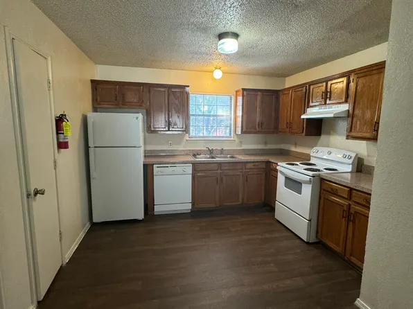 2519 W Prairie St #4, Denton, TX 76201