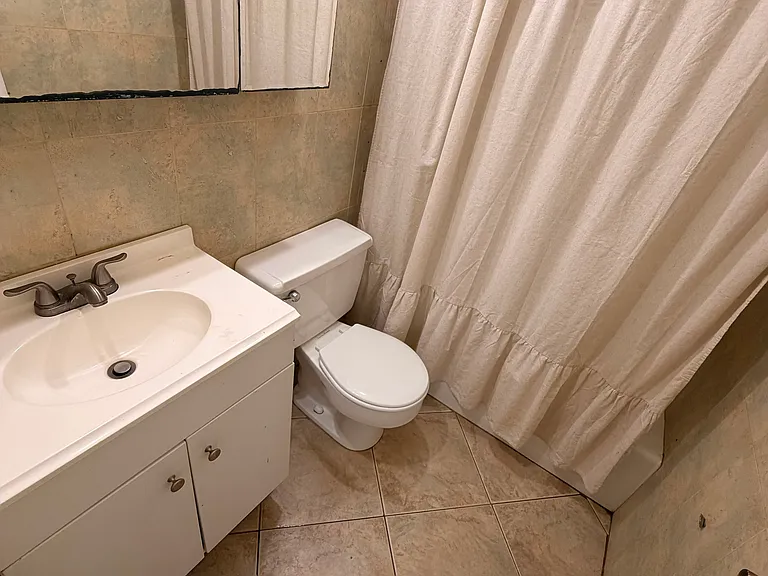 1820 N 17th Ave #4 — Photo 6
