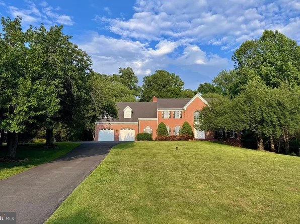 18117 Hayloft Dr, Derwood, MD 20855