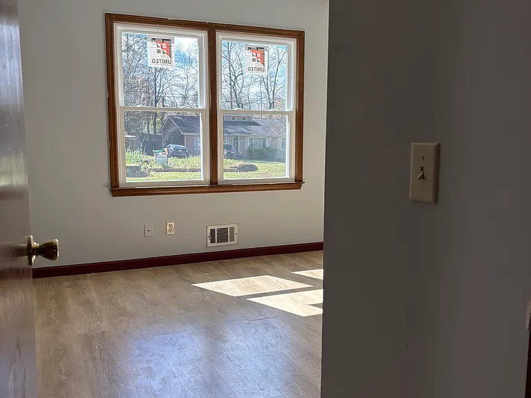 429 Strickland Ct — Photo 12