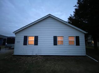 1610 Vale Park Rd, Valparaiso, IN 46383