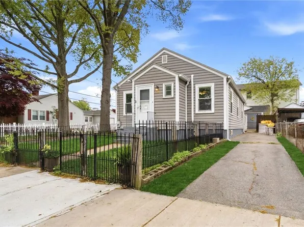 81 Rushmore Ave, Providence, RI 02909