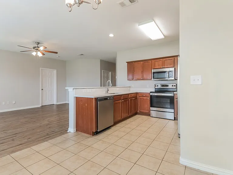 713 Cedar Cove Dr — Photo 8