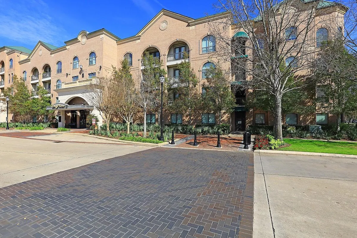 Building Photo - 2299 Lone Star Dr #133