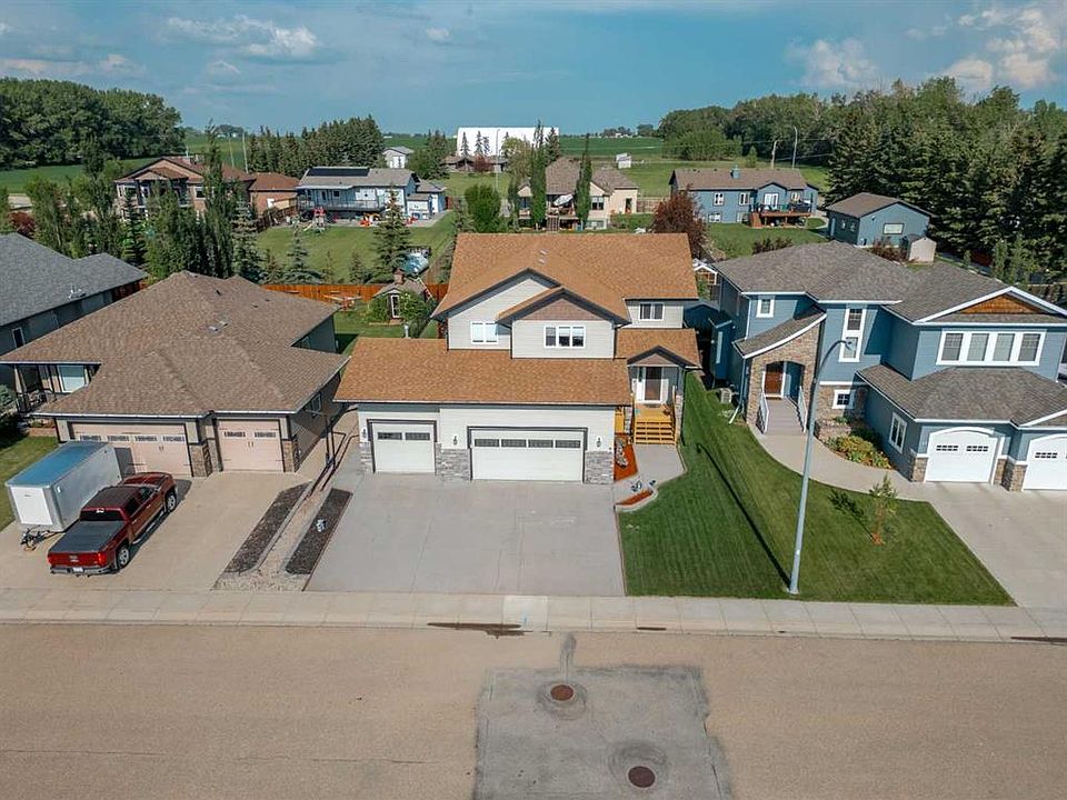 1st image of 9 W Vantage Cres