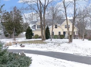 12 Heritage Ct, Portland, ME 04102