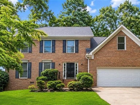 3rd image of 3501 Eastpines Way