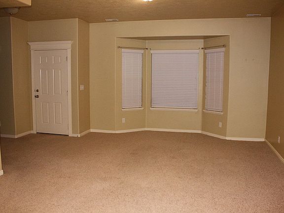 2542 Mont Sur - 04 Family room_02182014
