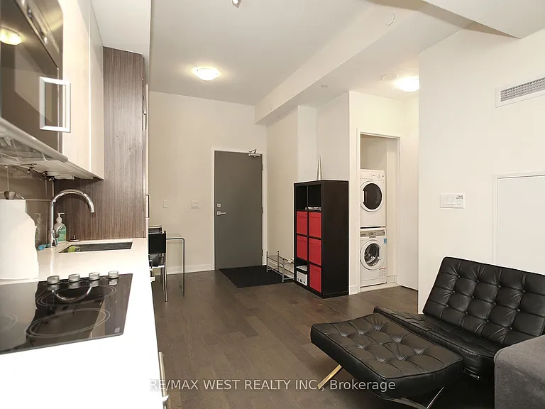 17 Dundonald St #309 — Photo 8