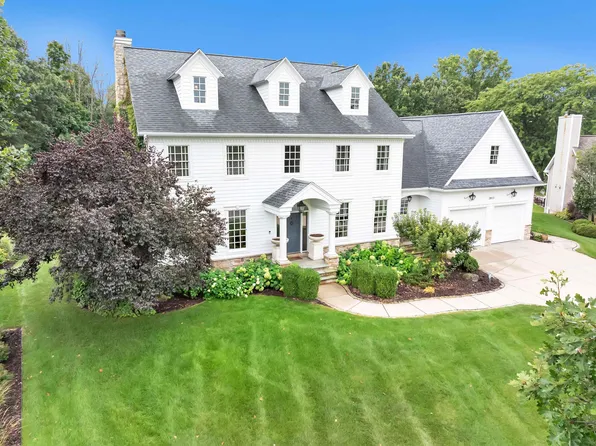 2805 Prairie Garden Trl, Green Bay, WI 54313