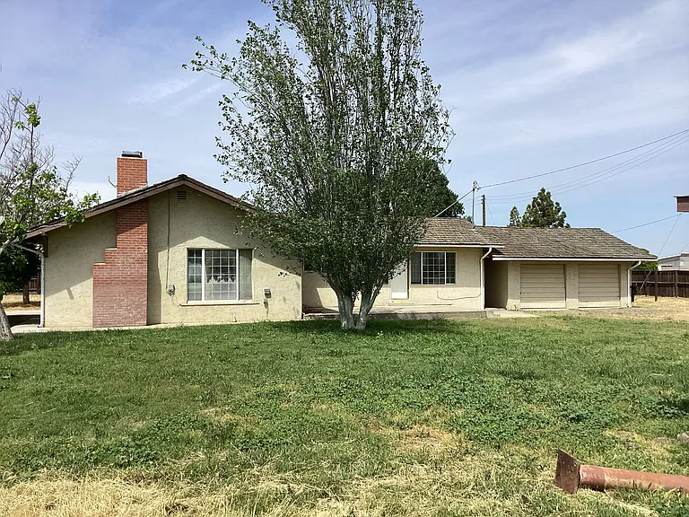 22111 W Stone Rd — Photo 3