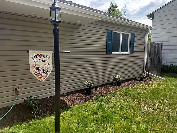 4th image of 1345 Glen Hill Dr