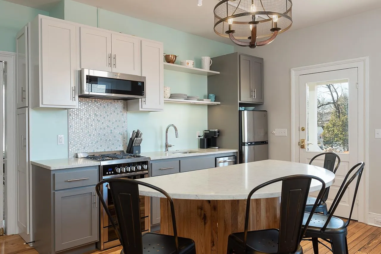 2 bed, 950 sqft, $3,500 — Photo 4