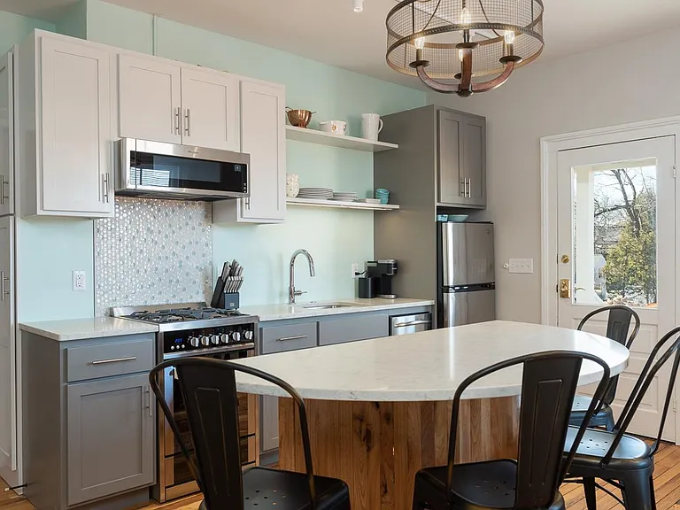 915 Belmont Ave #1 — Photo 4