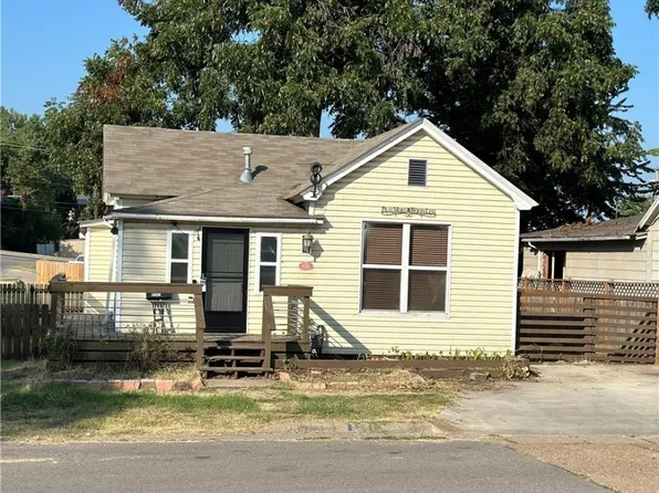 622 S 6th St, Van Buren, AR 72956