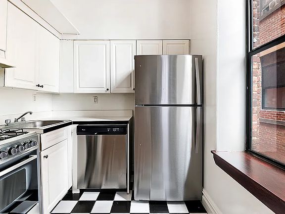 3rd image of 154 W 70th St APT 11F