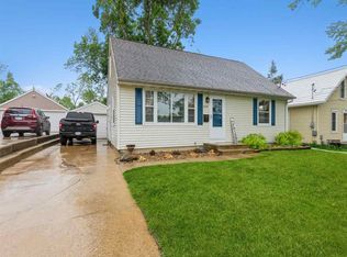 1629 29th St NE, Cedar Rapids, IA 52402